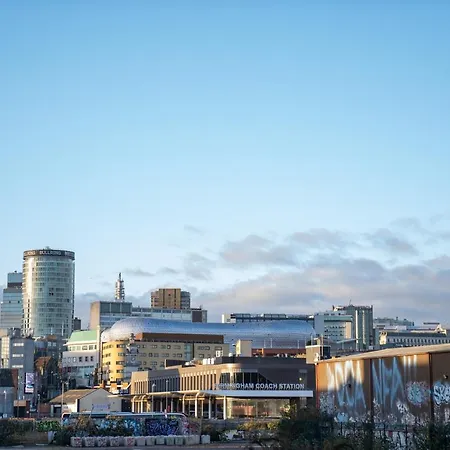 Apartment New Build - Luxury - Huge Balcony - Roof Top Terrace - Digbeth, Centre - Free Netflix, Smart Tv & Alexa *