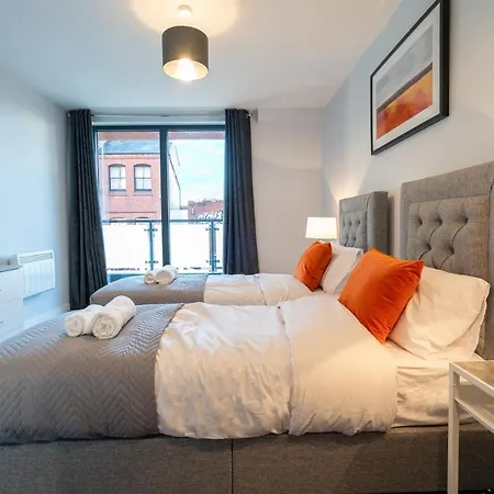 Apartment New Build - Luxury - Huge Balcony - Roof Top Terrace - Digbeth, Centre - Free Netflix, Smart Tv & Alexa Birmingham